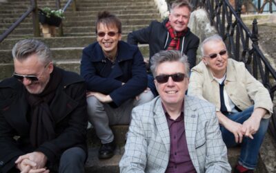 THE UNDERTONES – Support: The Swipes